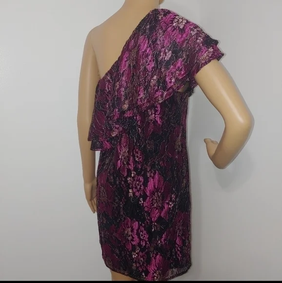 NWT WAYF Lacey Fuschia one shoulder floral dress Med - Picture 3 of 10